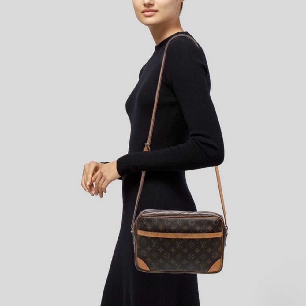 Pre-Love Louis Vuitton Monogram Messenger Bag in Brown and Tan - Picture 4 of 16